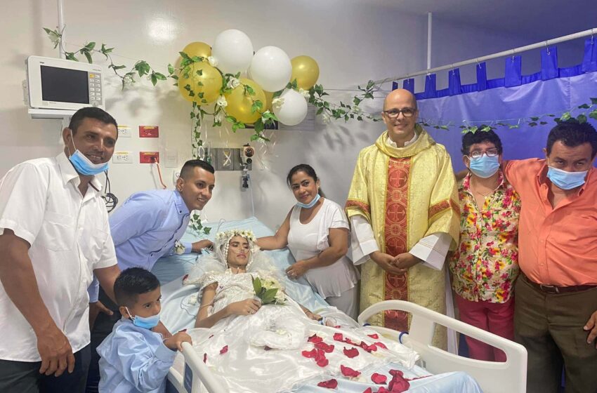  Reconocido futbolista se casó en un hospital con su novia que tiene cáncer